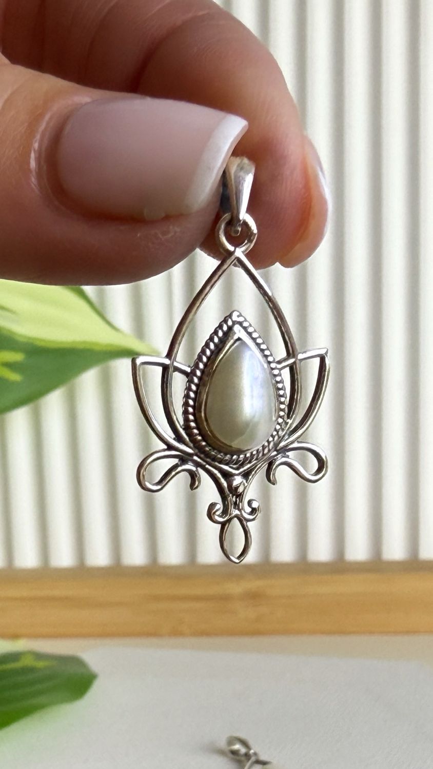 Flor de Loto con Perla de cultivo  *PLATA925*