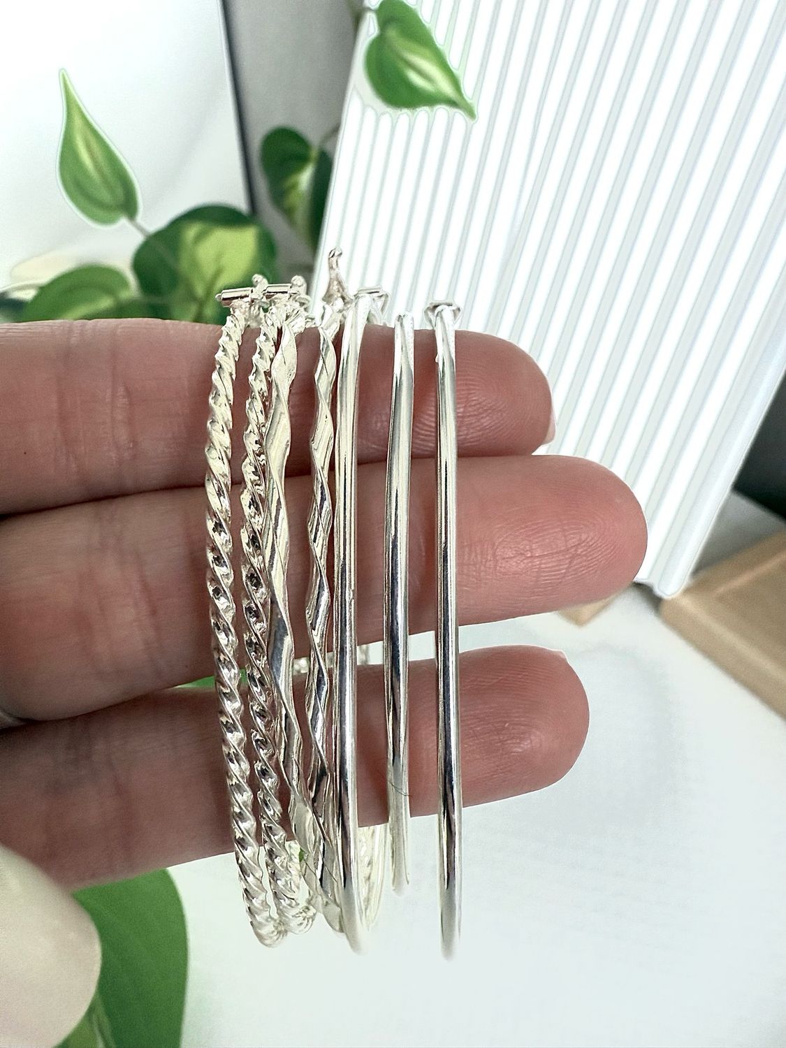 Esclavas Finas Lisas con broche para dijes. *PLATA925*