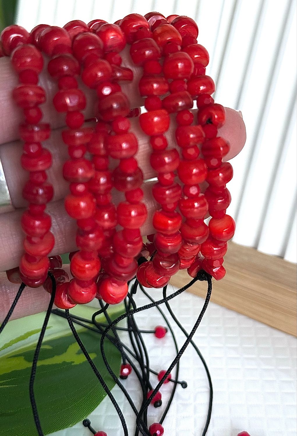 Pulsera Ajustable Nácar Rojo y cristalitos