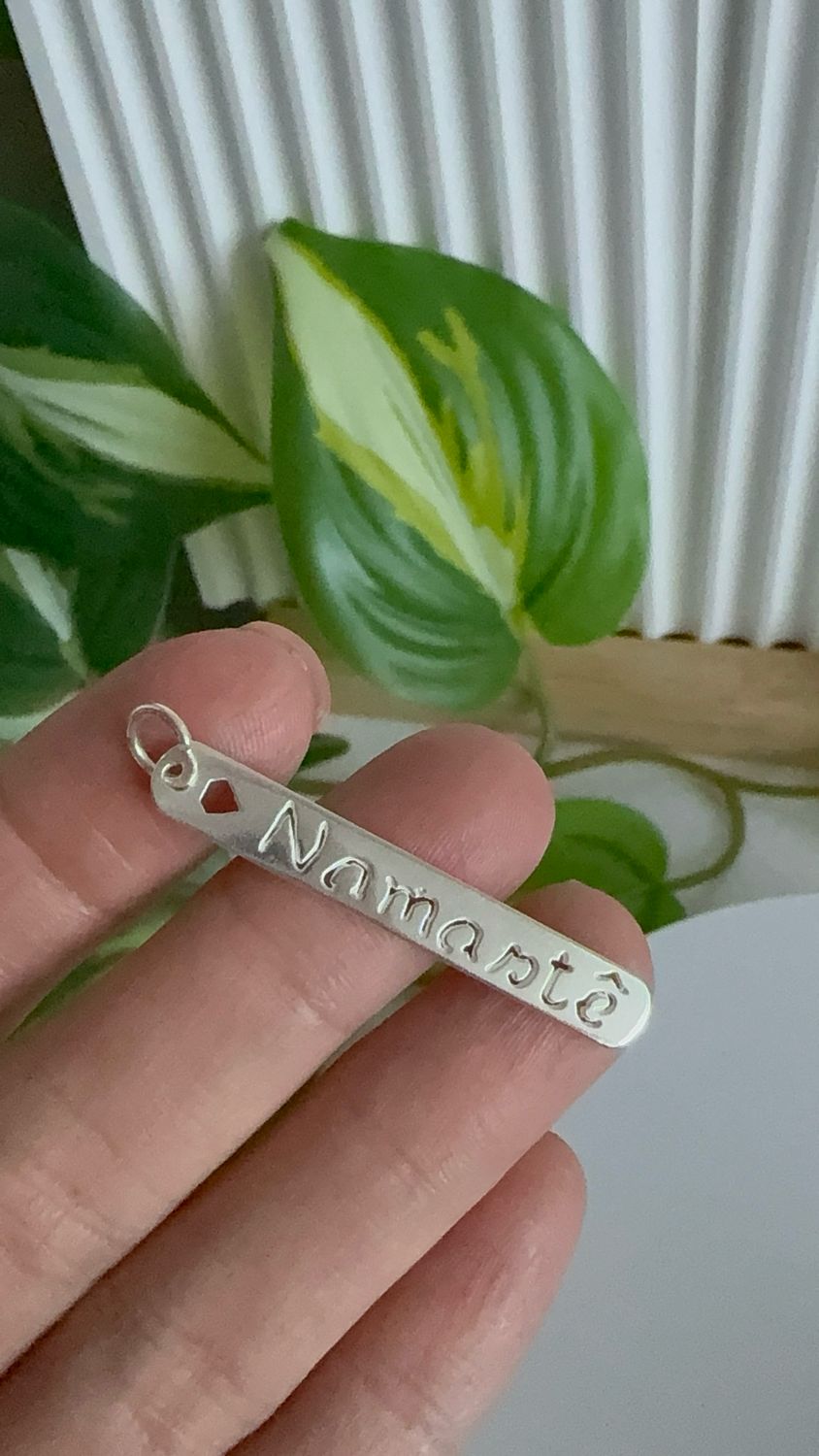 Placa de NAMASTÉ 4 cm calado *PLATA925*