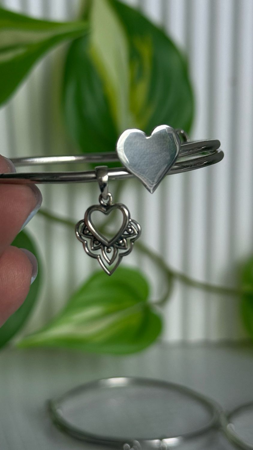 Esclava LATIDO Ajustable a todos los talles🫰🏻Porta dijes🧿*PLATA925*