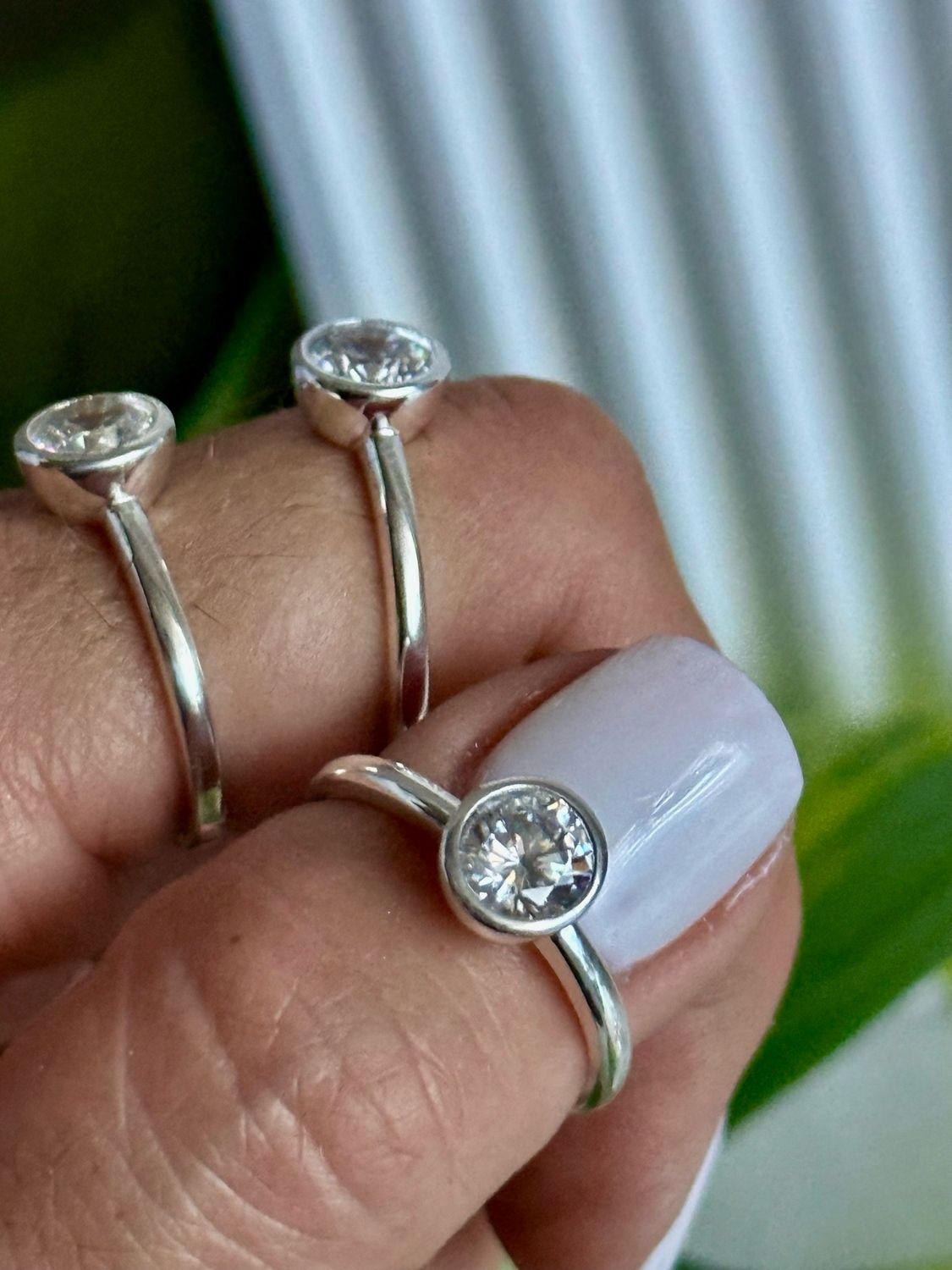 Anillo Vibrar,  Solitario engarce inglés alto *PLATA925*