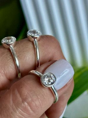 Anillo Vibrar,  Solitario engarce inglés alto *PLATA925*
