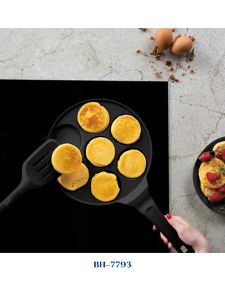 BERLINGER HAUS 7-HOLE PANCAKE PAN (26 CM)