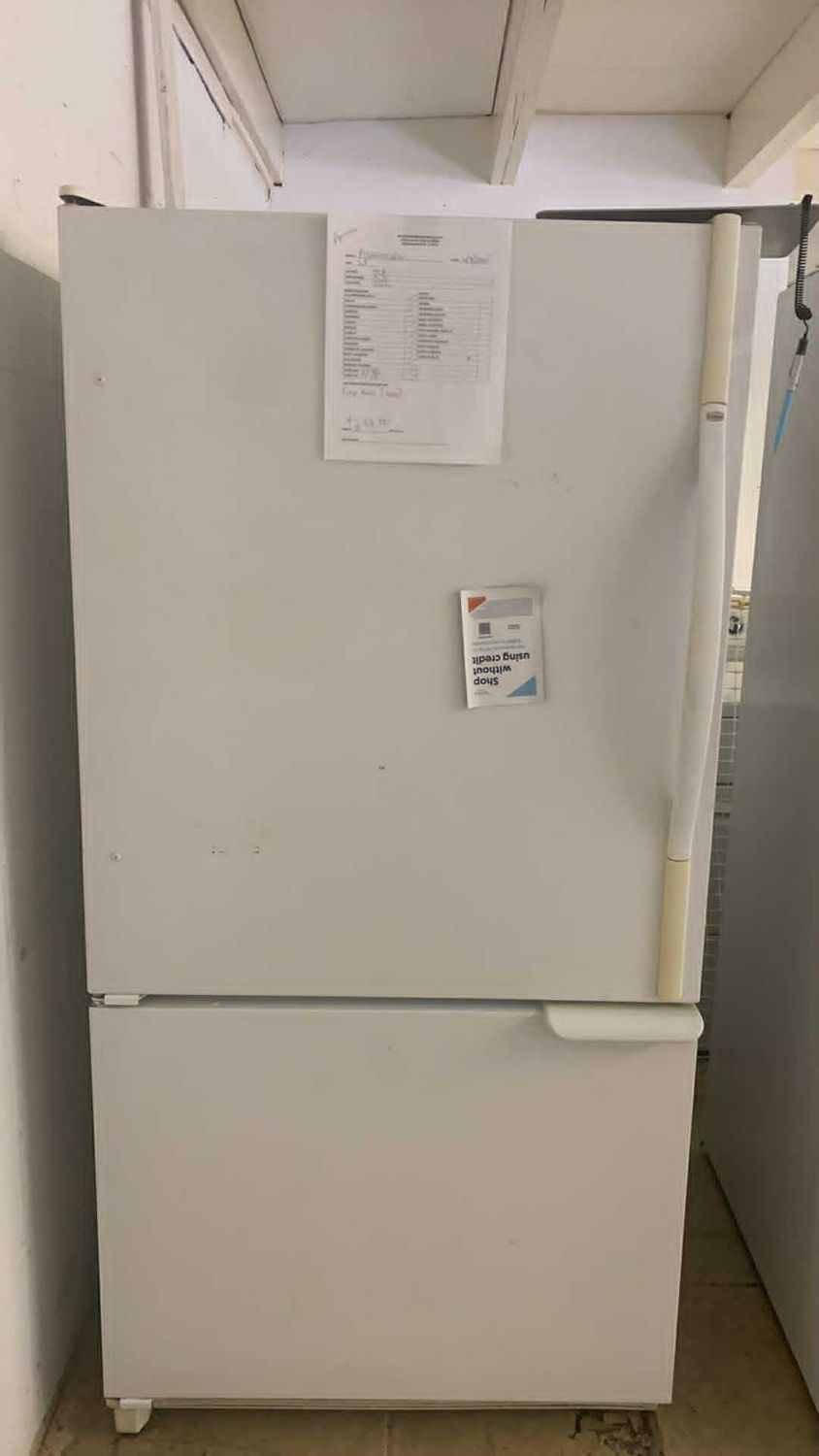 AMANA REFRIGERATOR