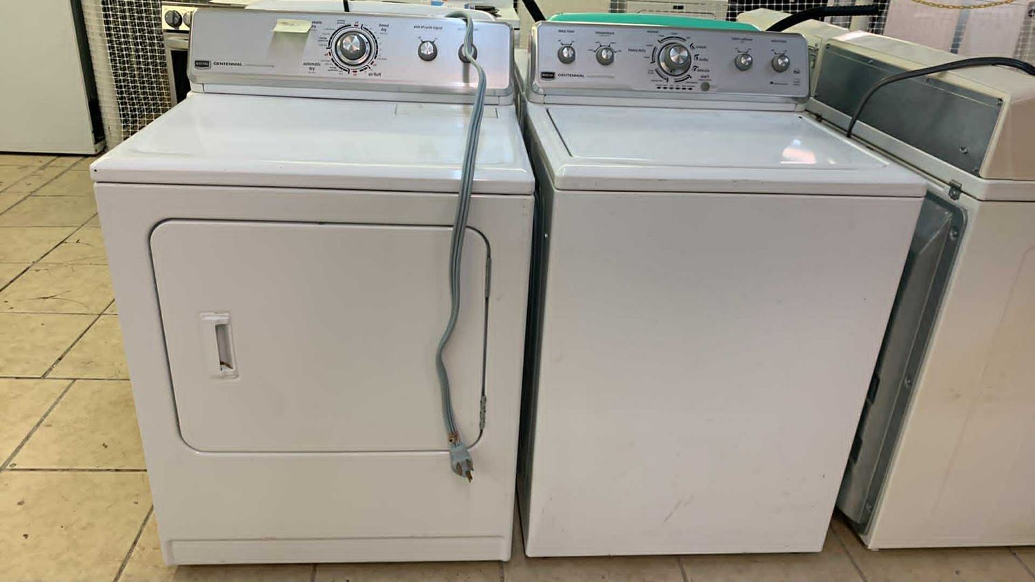 MAYTAG LAUNDRY SET