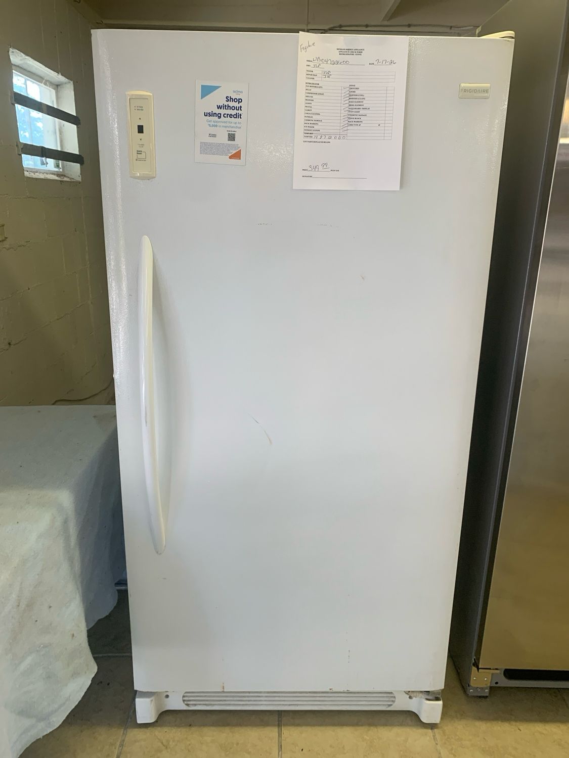 FRIGIDAIRE UPRIGHT FREEZER