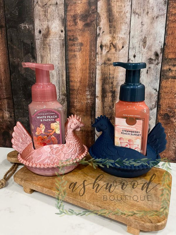 Hen on a Nest Bath &amp; Body Works Foaming Soap Holder