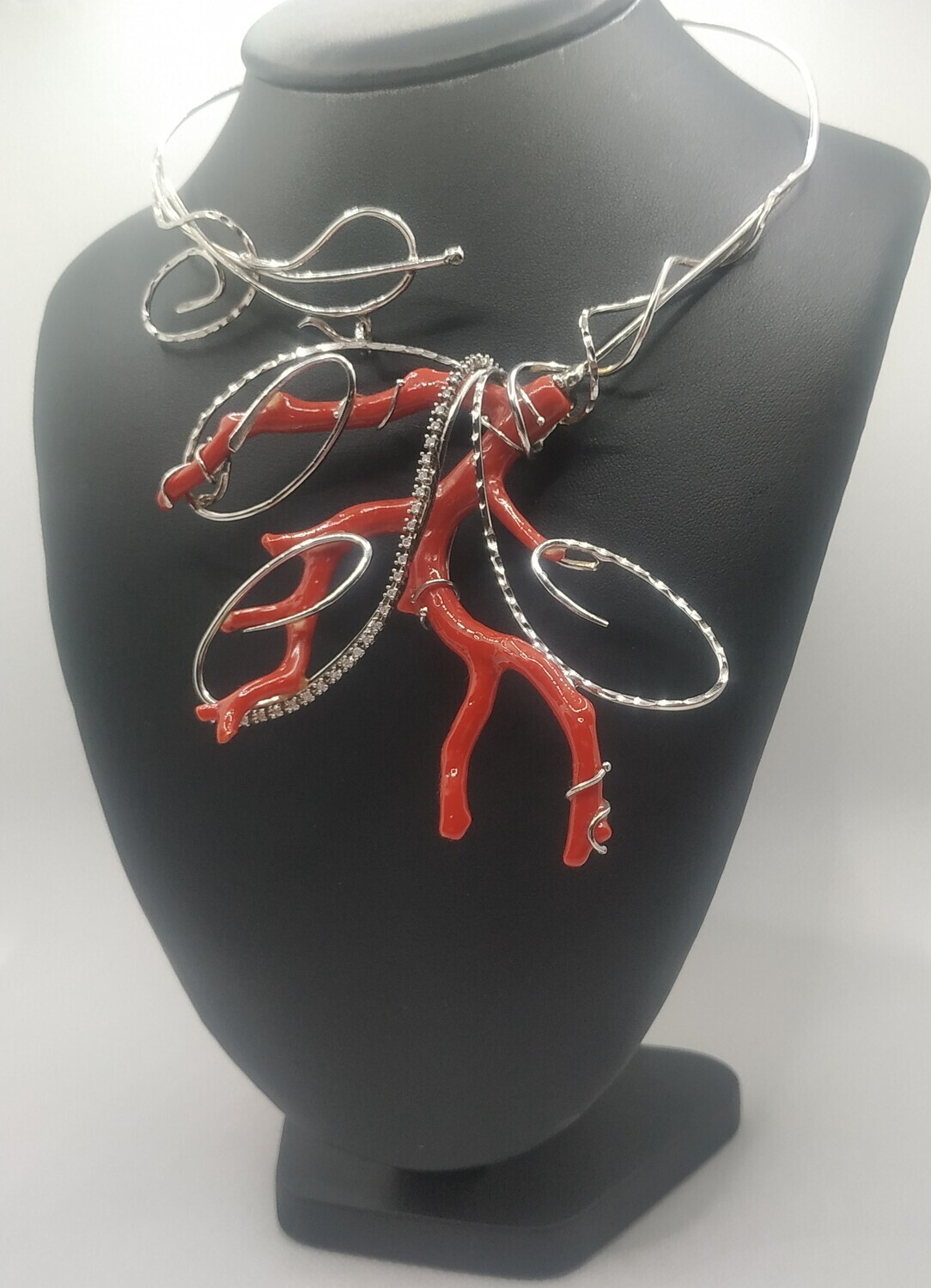 Collier in Argento 925 rodiato, con Swarovski e Grande Ramo Naturale di Corallo Rosso di Sardegna