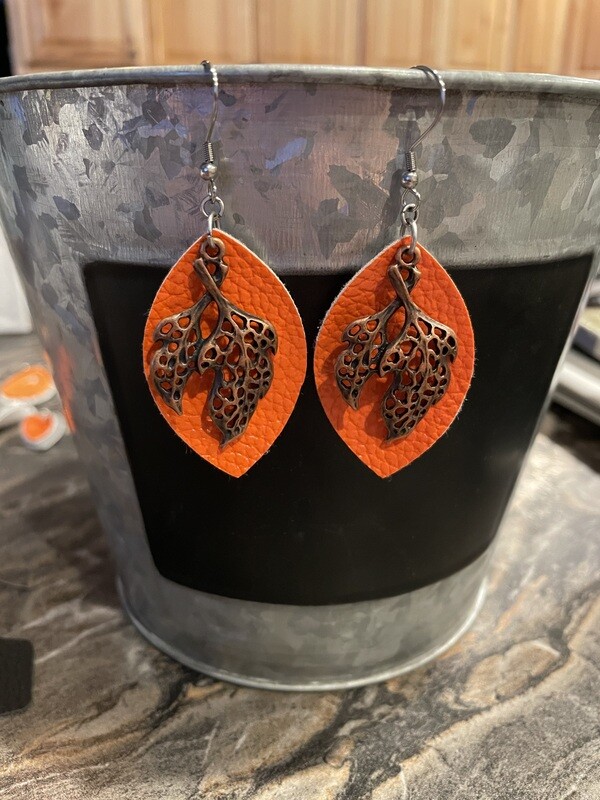Leaf earrings!