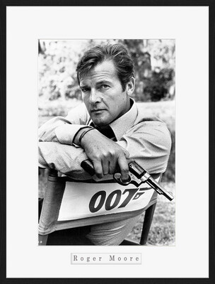 Riviera Maison Sir Roger Moore is 007 60x80 cm