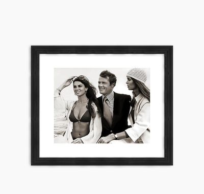 Riviera Maison Bild Roger Moore & Caroline Munro 50x60cm