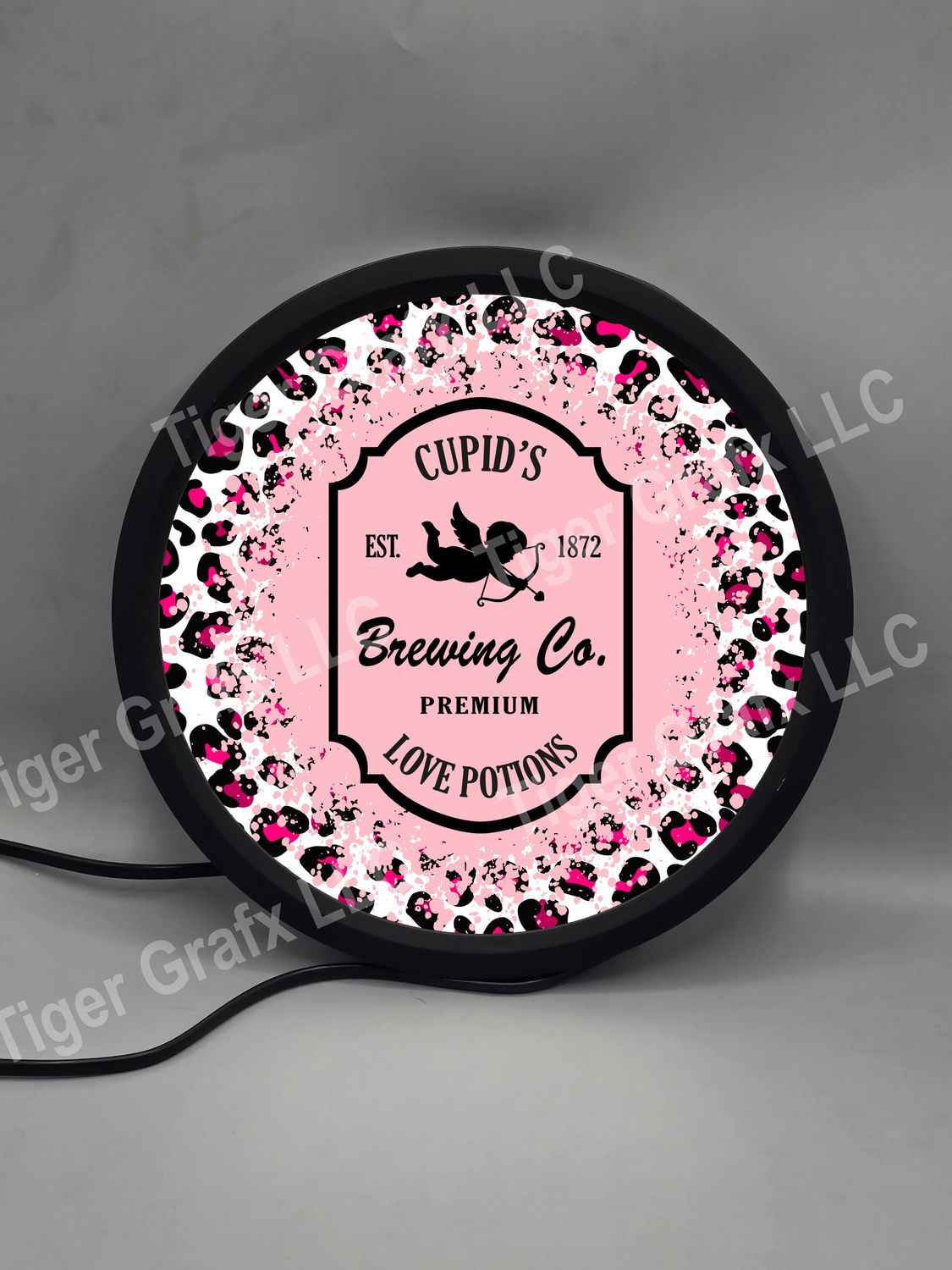 Cupid&#39;s brewing - illuminated round sign