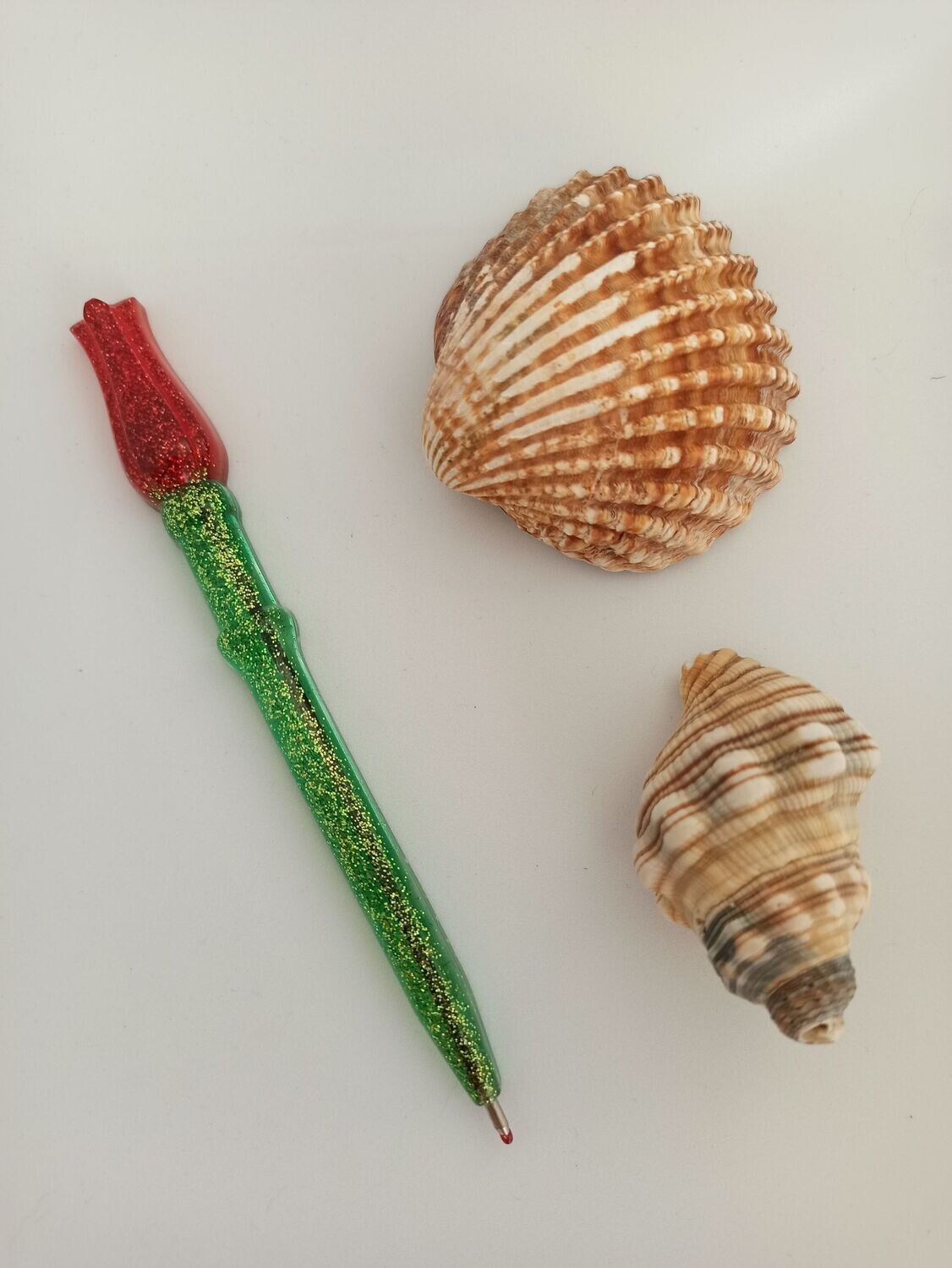 Forme fleur - vert clair/rouge paillettes