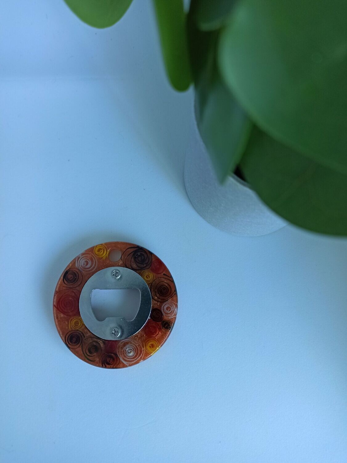 Forme rond - marron / papiers multicolores