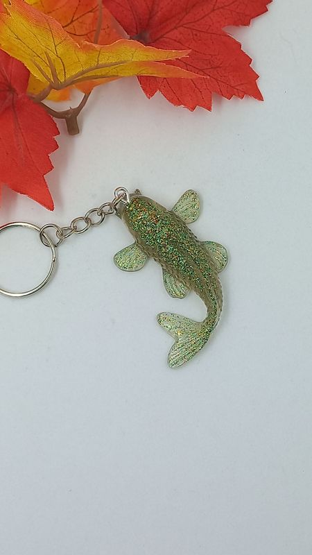 Carpe koi - vert translucide/ vert doré paillettes