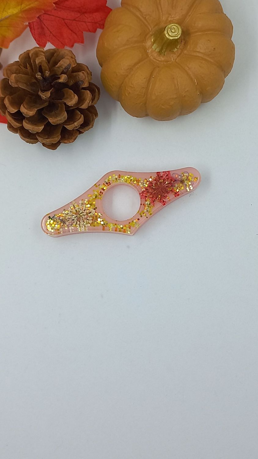 Bague de lecture - fleurs rouge-blanche  / fond rose pastel / doré paillettes
