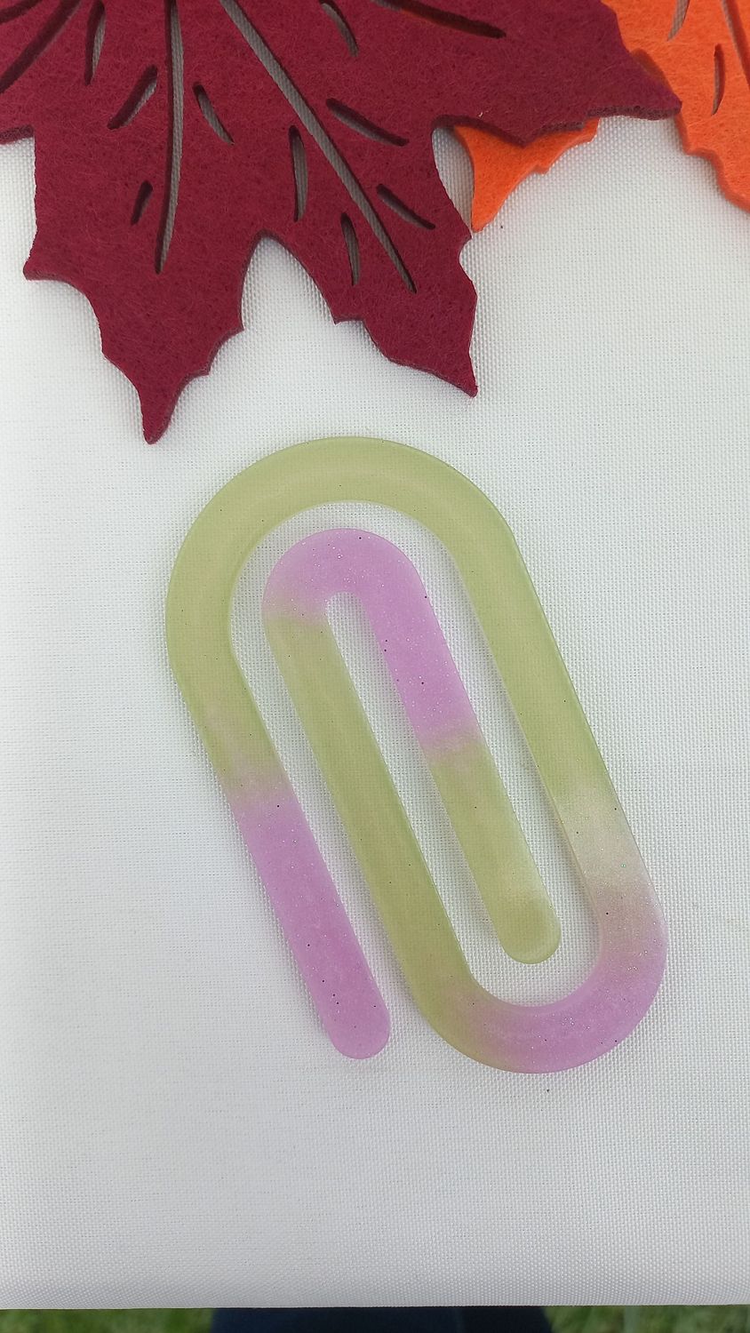 Marque page trombone -  vert / rose