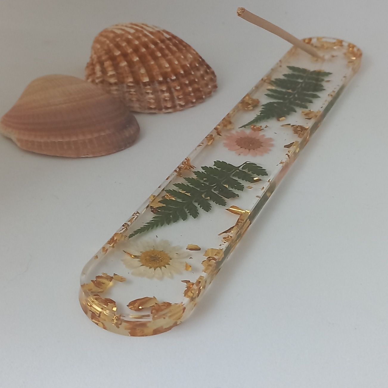 Support encens - Paillette doré / fleurs séchés Support encens - Paillette doré / fleurs séchés