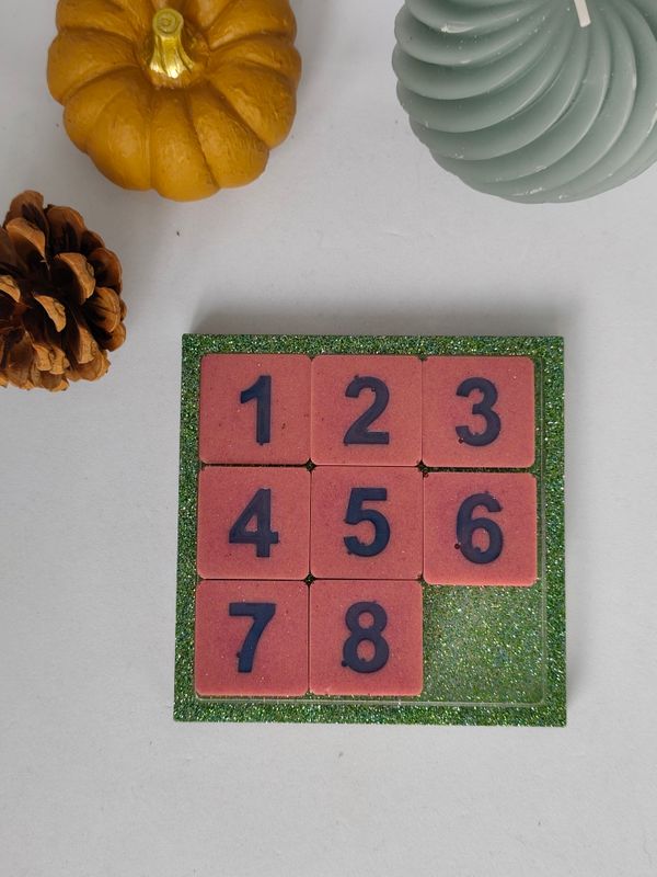 Jeu de taquin - fond vert Jeu de taquin - fond vert