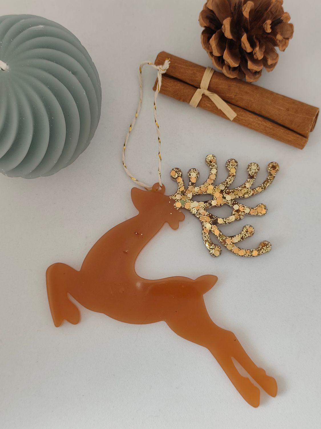 Cerf Adulte - marron / doré paillettes