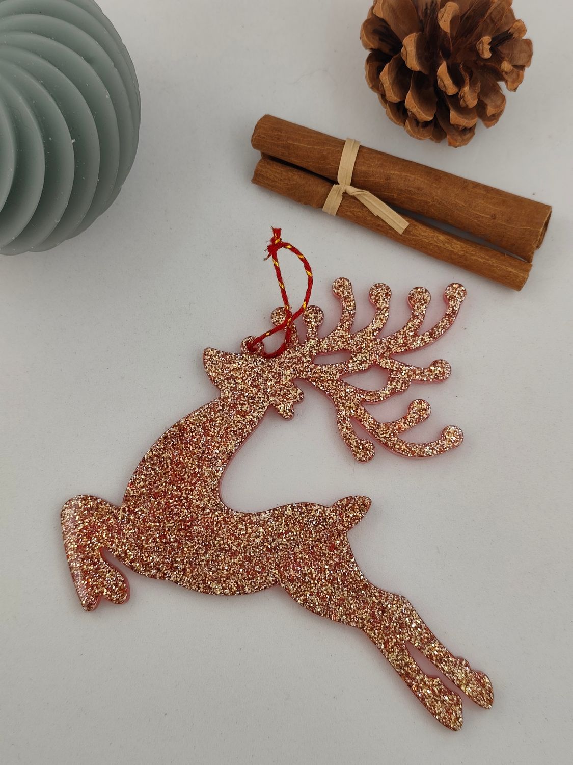 Cerf Adulte - doré / argent / rouge paillettes