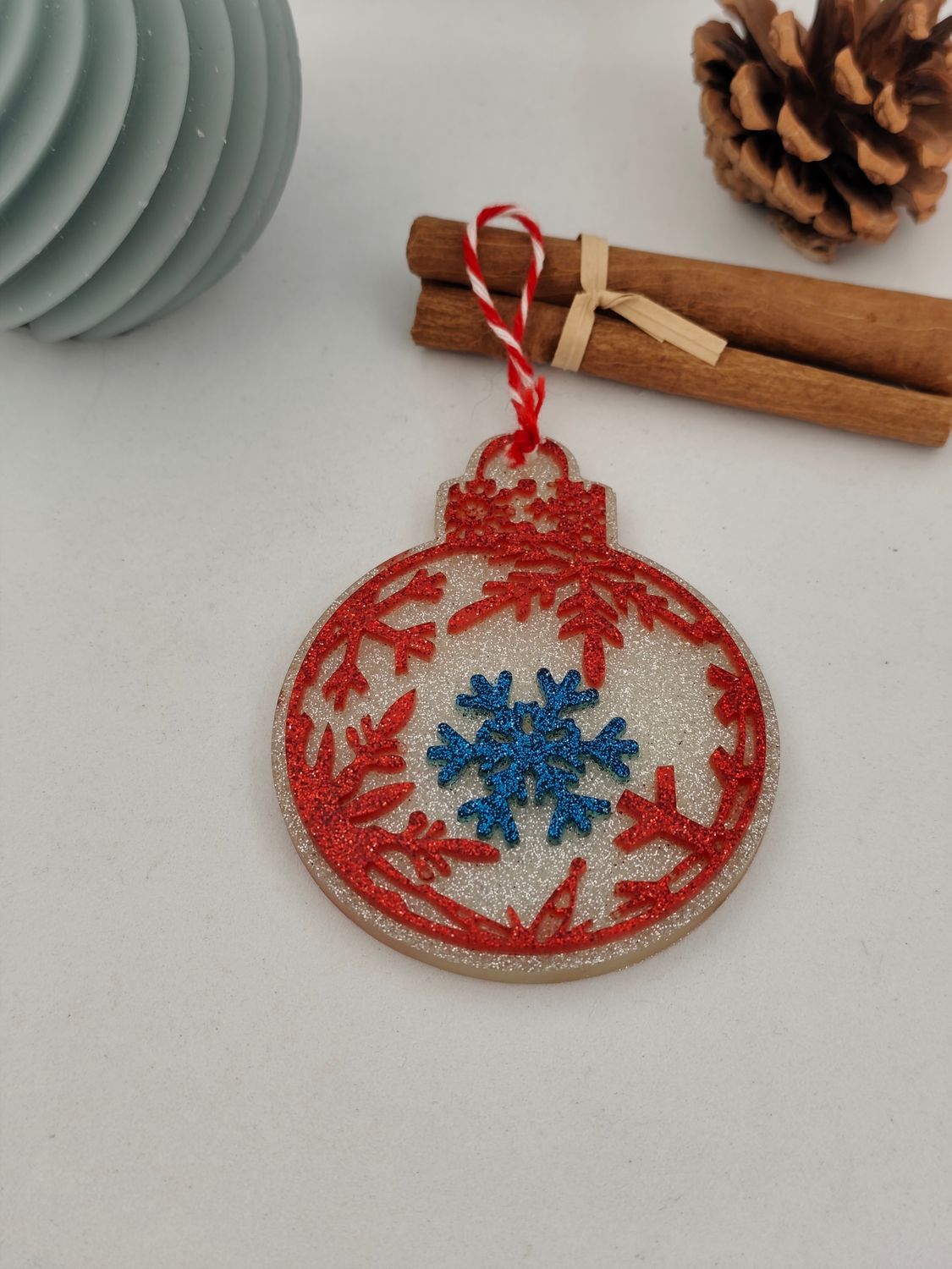 Boule ronde - rouge /  bleu / argent paillettes