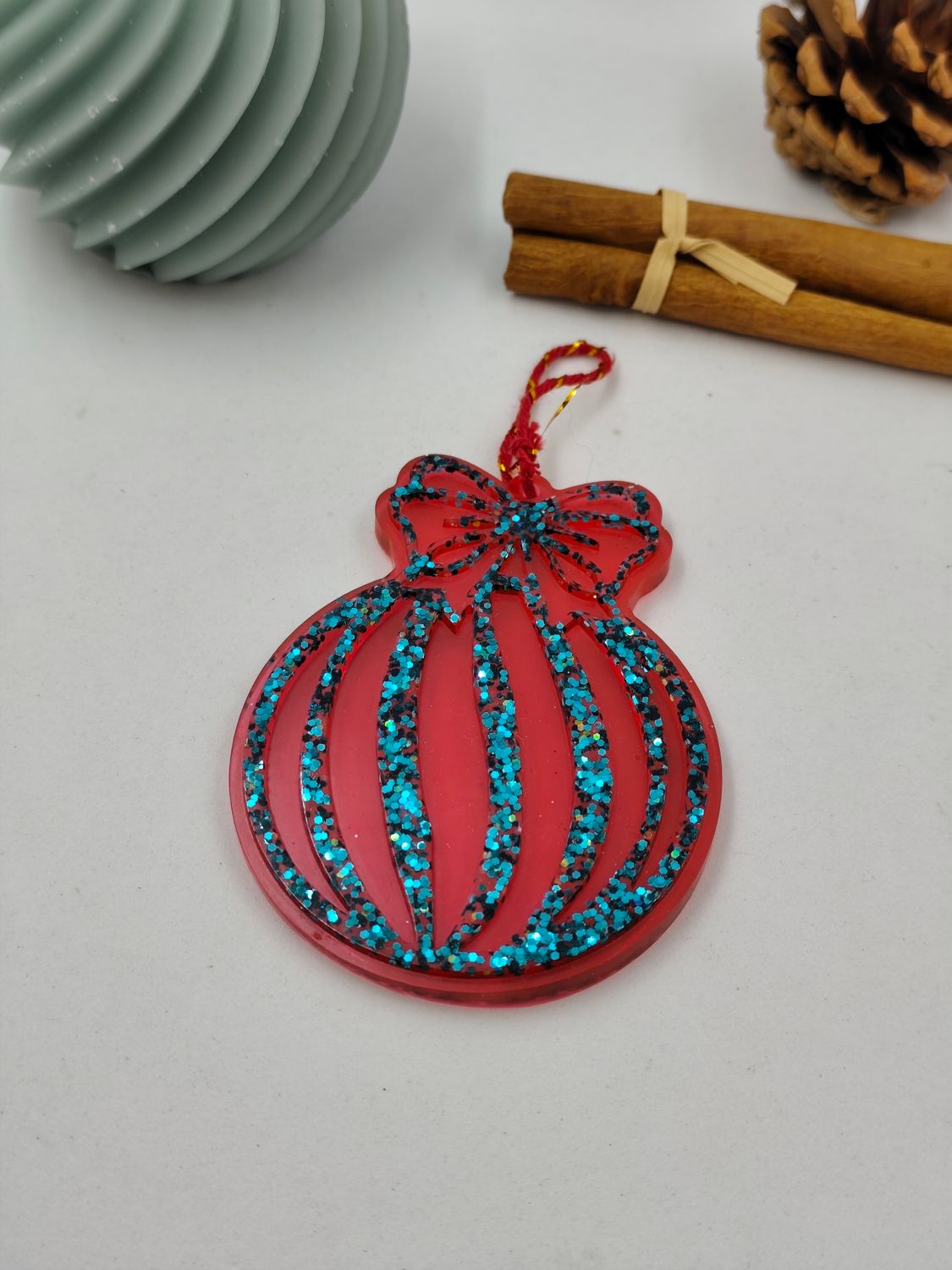 Boule ronde - rouge / bleu paillettes