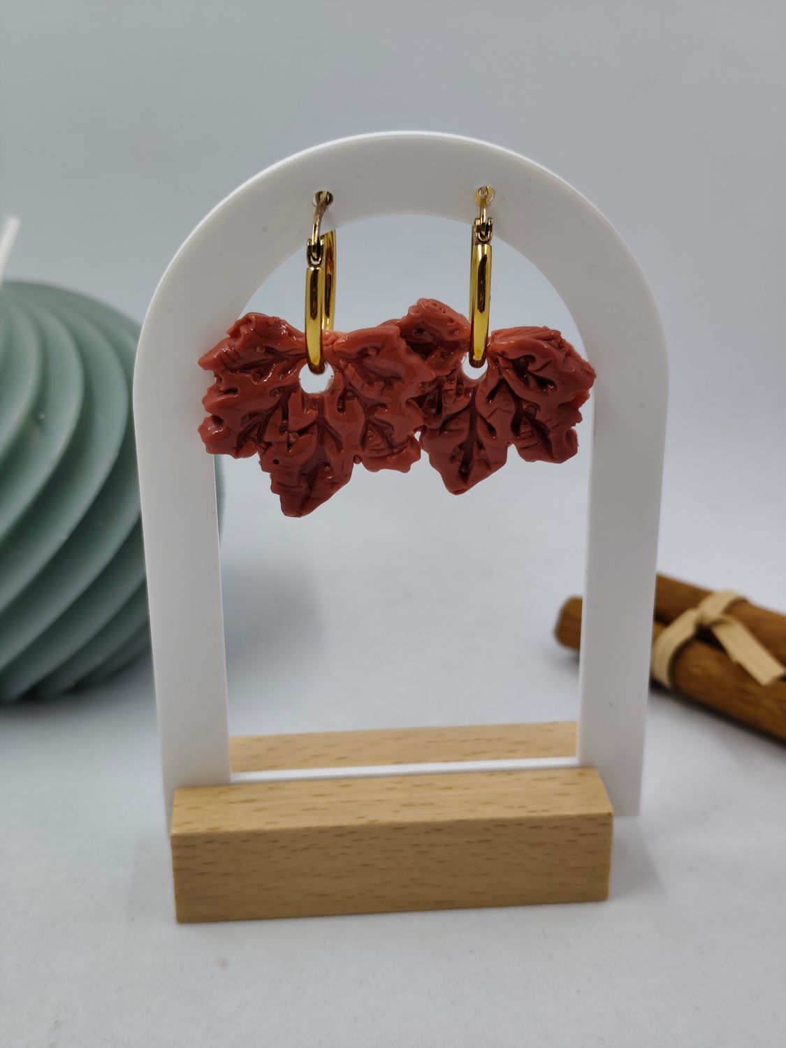 Feuilles marron