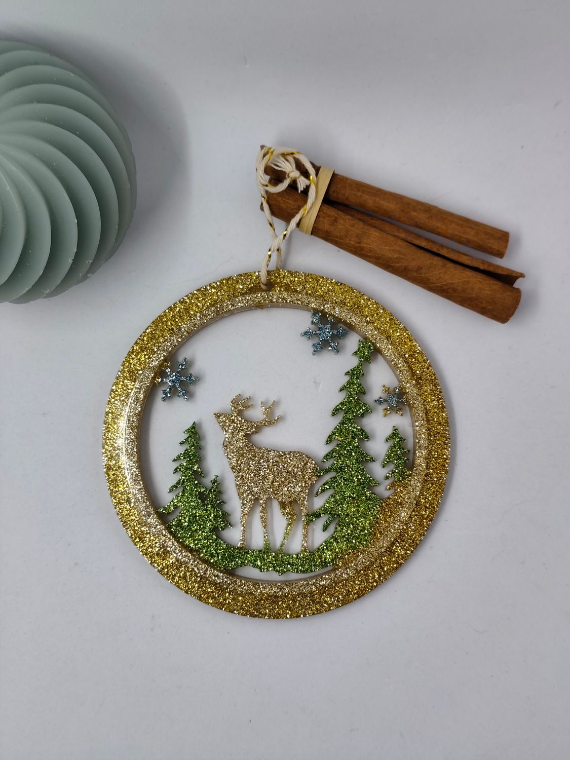 Boule cerf doré paillettes/vert paillettes