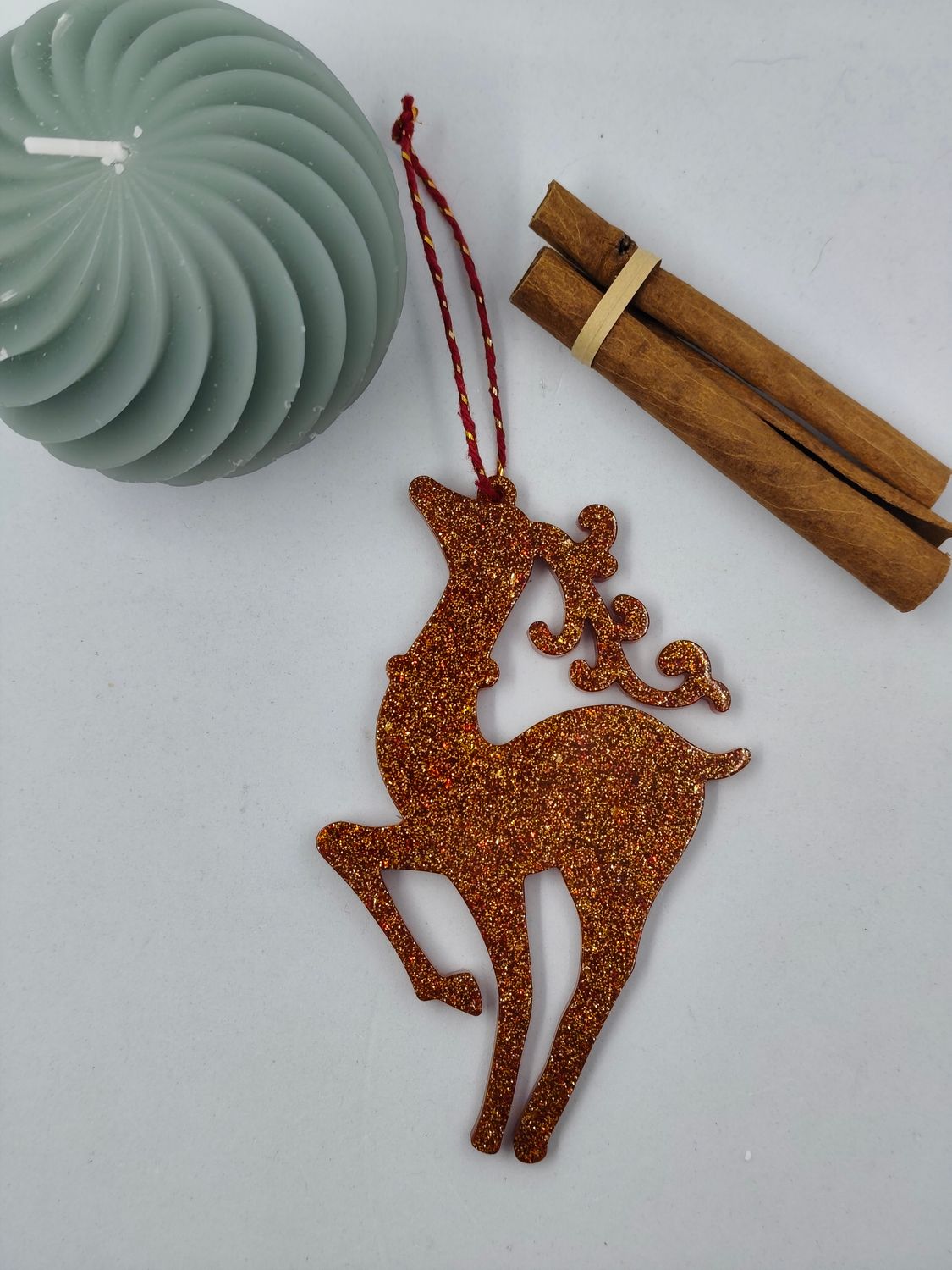 Cerf Petit - rouge / doré paillettes Cerf Petit - rouge / doré paillettes