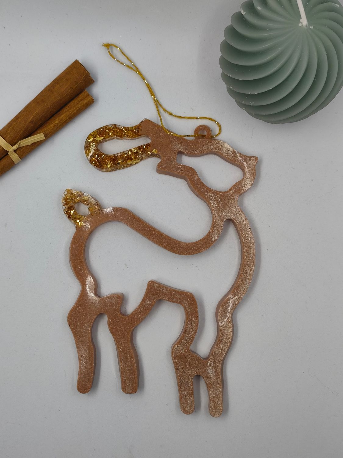 Cerf - blanc / marron / doré Cerf - blanc / marron / doré