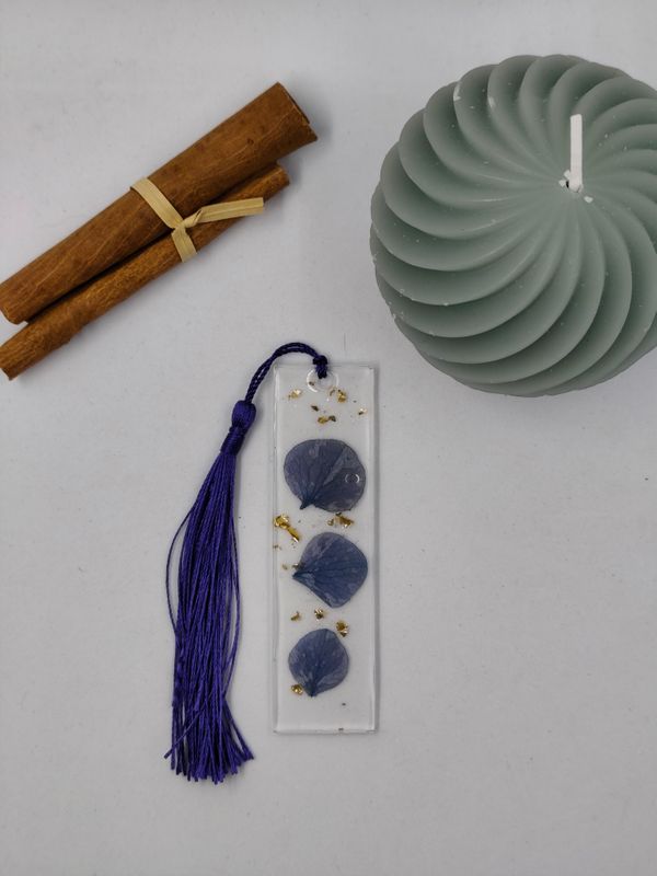 Marque page - fleur séchés Marque page - fleur séchés