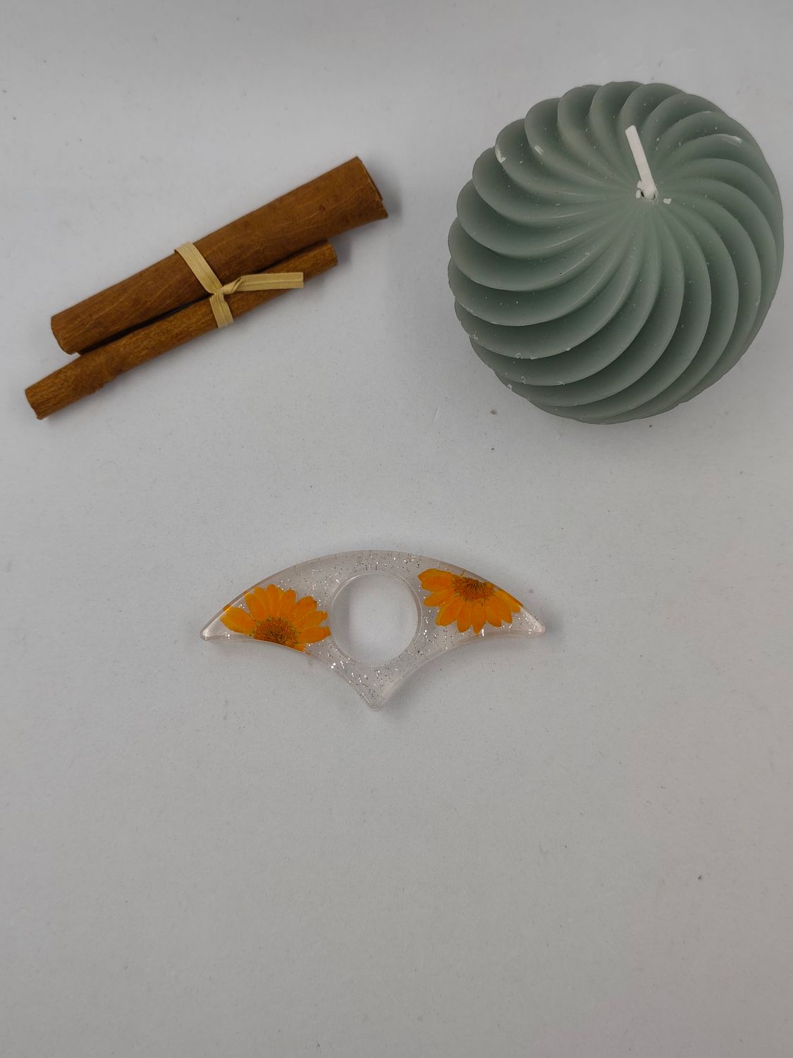 Bague de lecture - fleurs oranges / fond blanc paillettes argentées Bague de lecture - fleurs oranges / fond blanc paillettes argentées