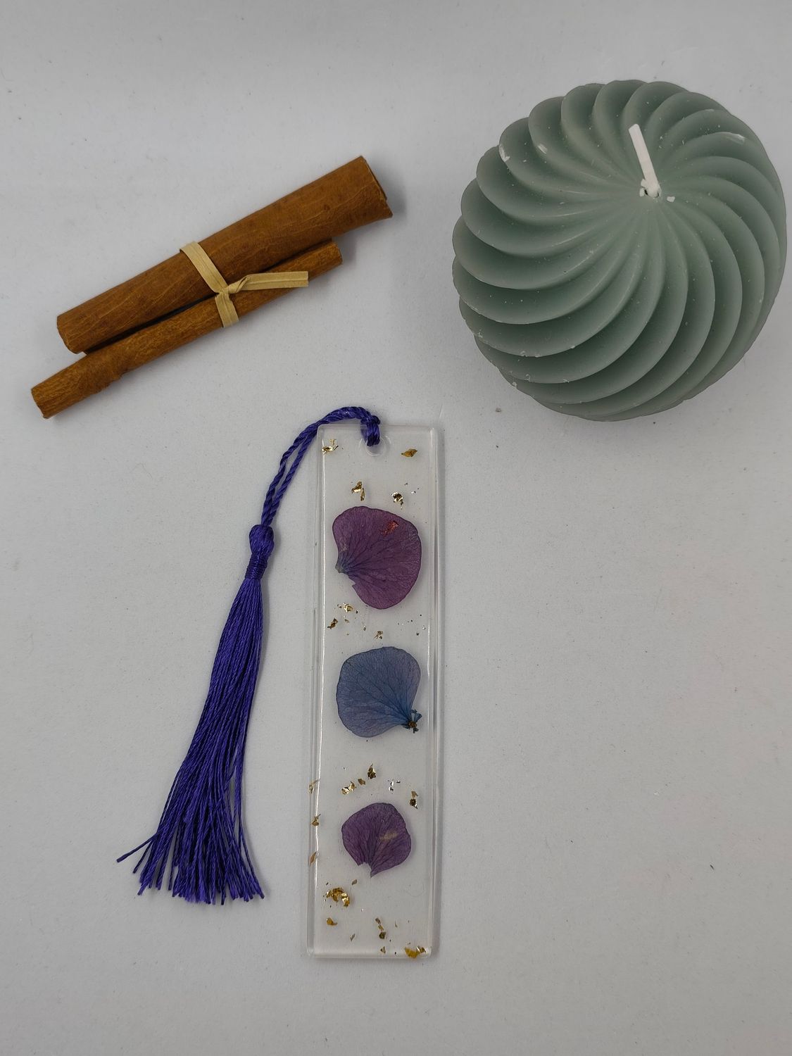 Marque page - fleurs séchées Marque page - fleurs séchées