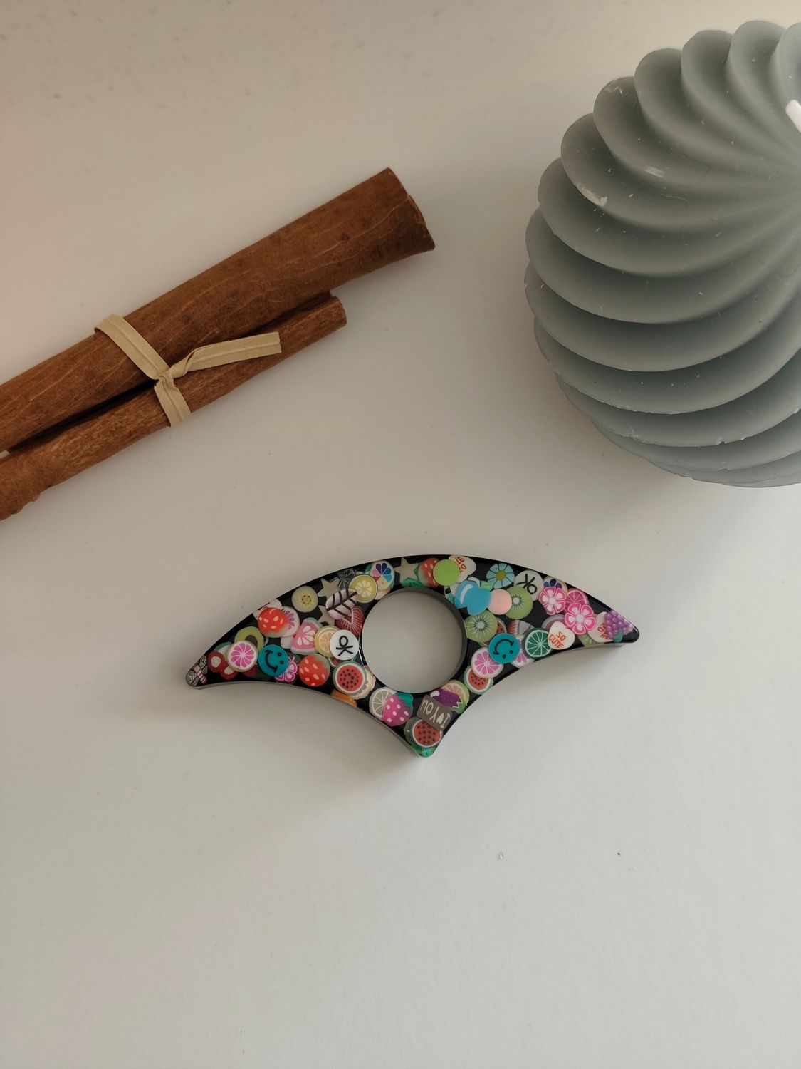 Bague de lecture ovale - émoticônes fond noir Bague de lecture ovale - émoticônes fond noir