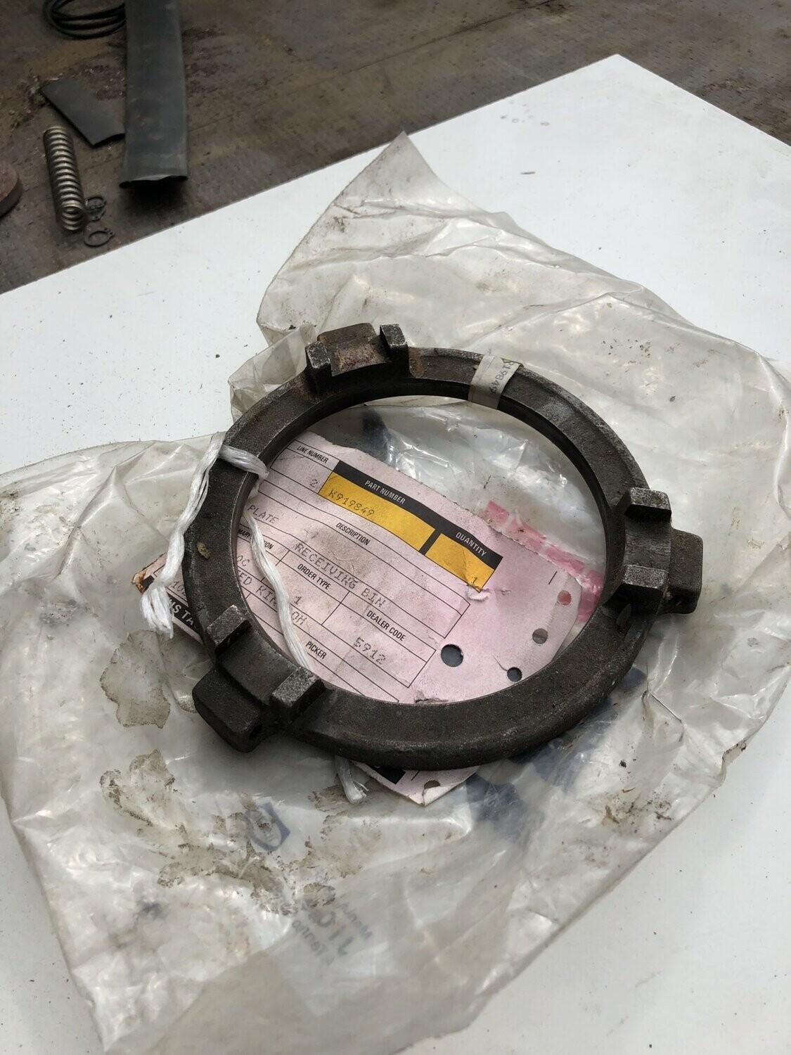 K919849 DB clutch release plate