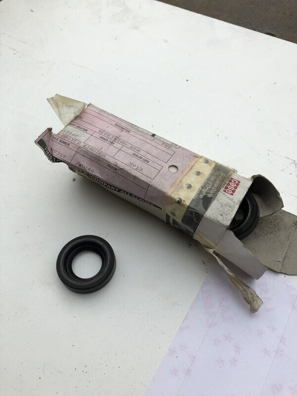 3066288R91 IH diff lock seal