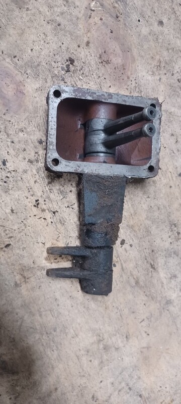 DB/CASE 1394 hi/low gearbox selector