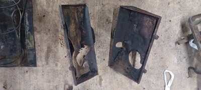 DB/case 1394 fuel tank brackets