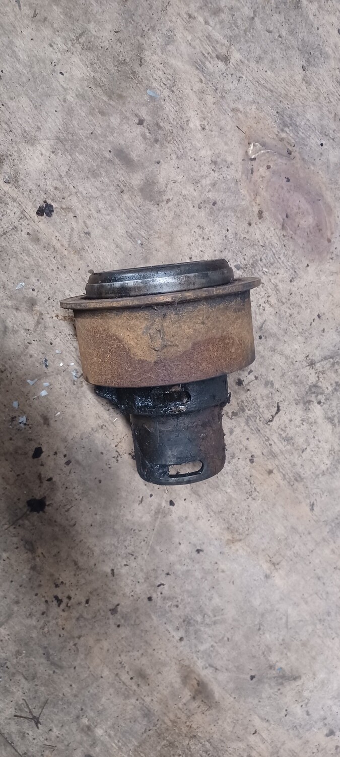 DB/CASE 1394 clutch release bearing carriers