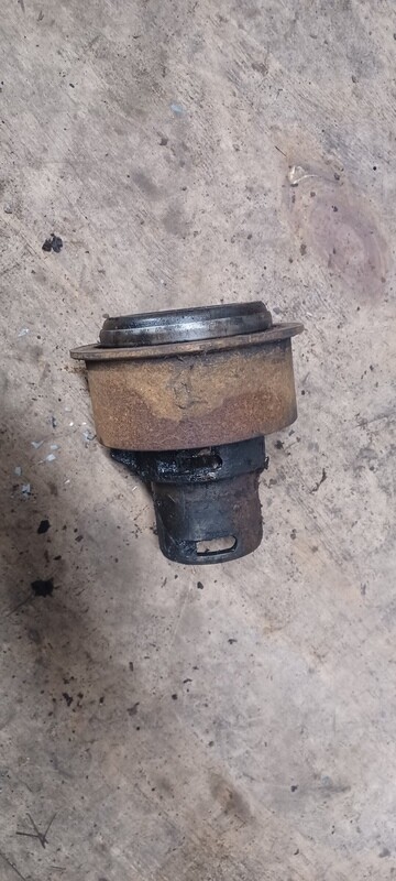 DB/CASE 1394 clutch release bearing carriers