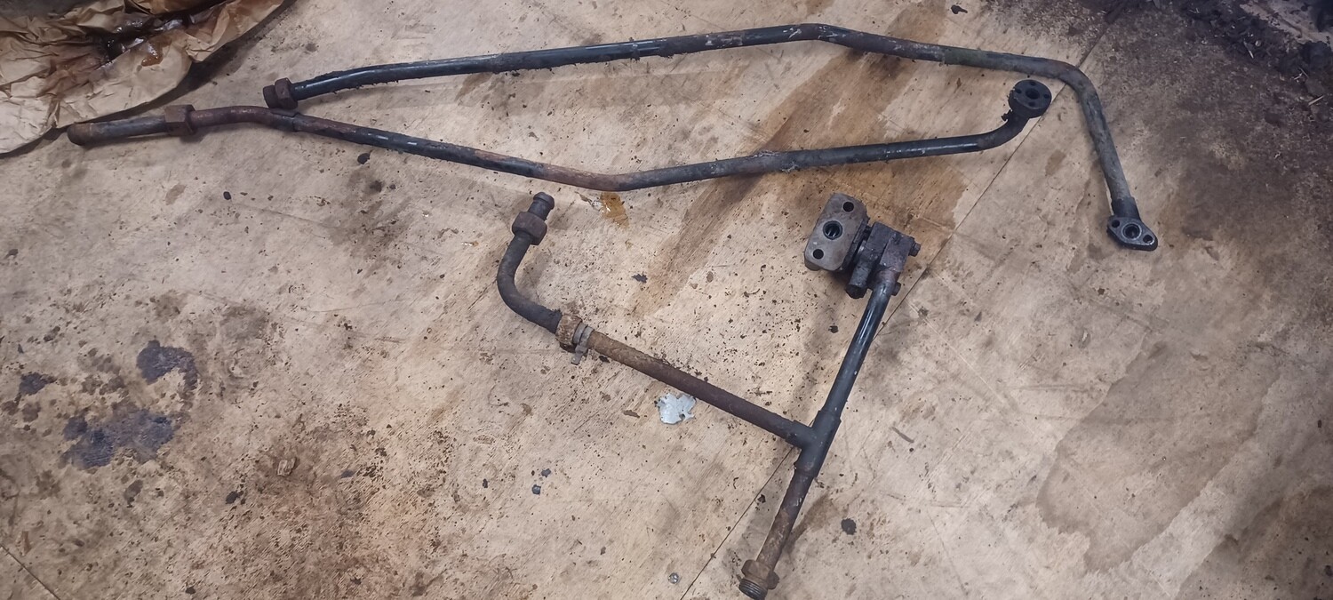 Case 1394 hyd pipes