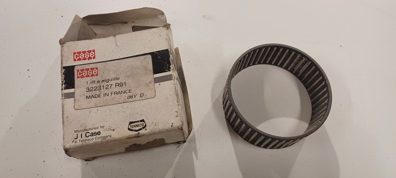 3223127R91 IH gearbox bearing