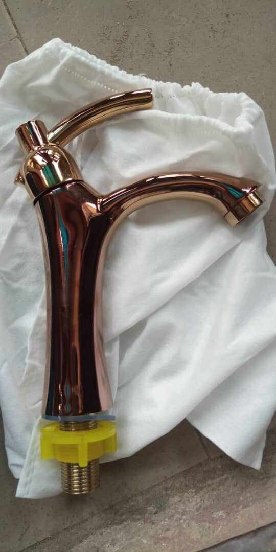 Basin tap single