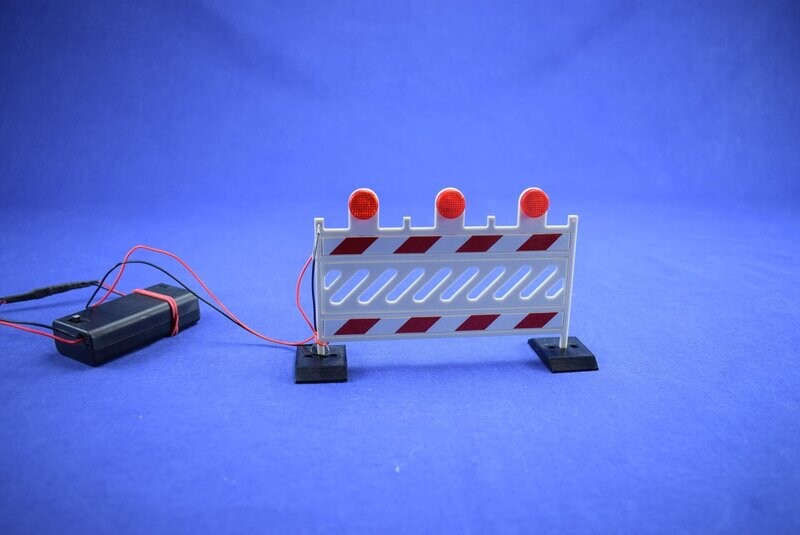 JB Absperrzaun mit roten Lampen JB Absperrzaun mit roten Lampen