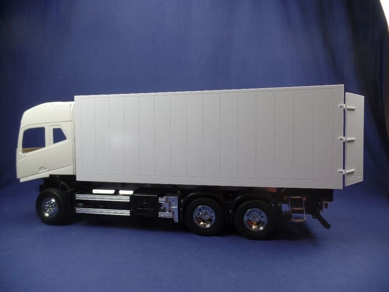 Kofferaufbau mit Türen für 3 Achs Tamiya Volvo