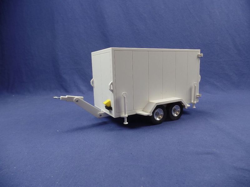 Kofferanhänger mit Hecktüren 1:14