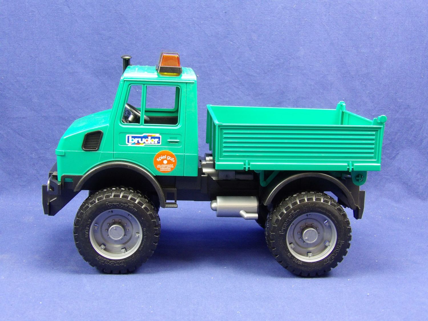 Rarität von Bruder Unimog grün mit Pritsche