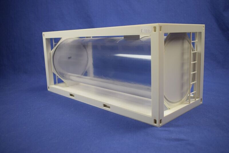 Tankcontainer 1: Tam mit transparentem Rohr Tankcontainer 1: Tam mit transparentem Rohr